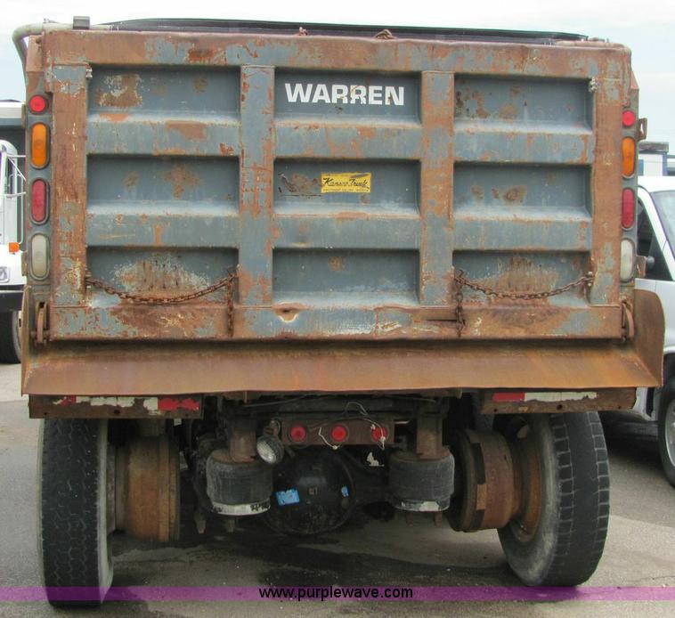 image for item 6178 2002 Peterbilt Conventional 330 tandem axle dump truck