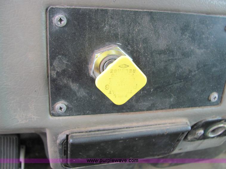 image for item 6178 2002 Peterbilt Conventional 330 tandem axle dump truck