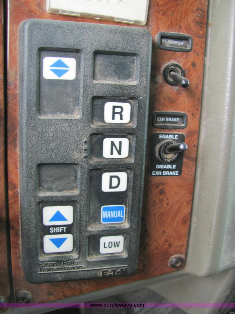 image for item 6178 2002 Peterbilt Conventional 330 tandem axle dump truck