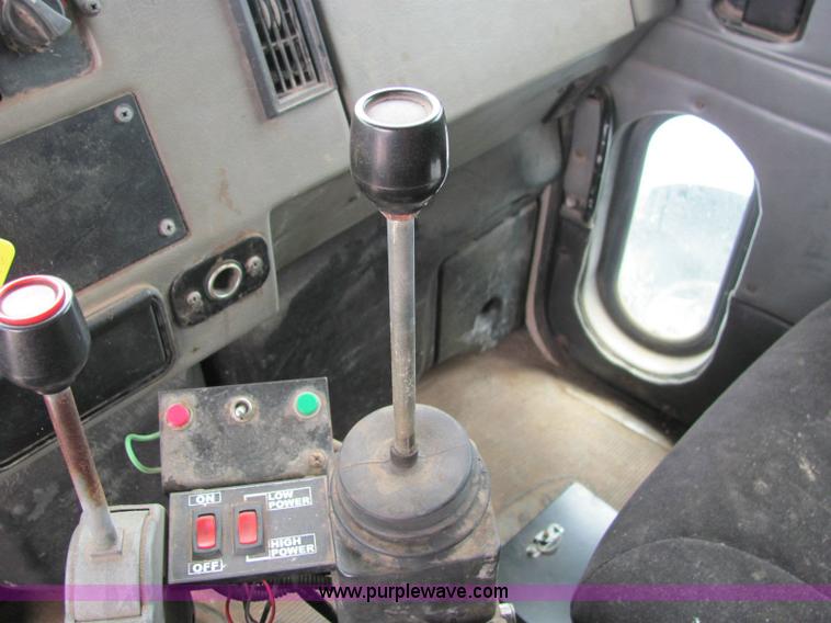 image for item 6178 2002 Peterbilt Conventional 330 tandem axle dump truck