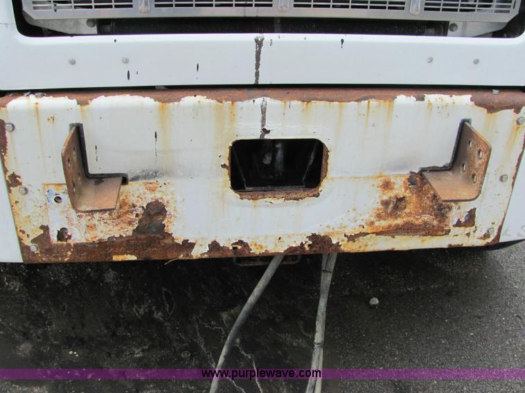 image for item 6178 2002 Peterbilt Conventional 330 tandem axle dump truck