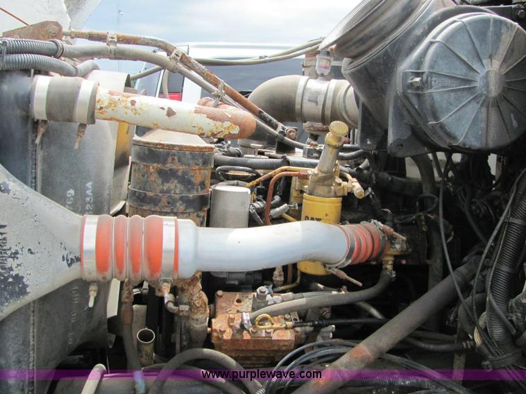 image for item 6178 2002 Peterbilt Conventional 330 tandem axle dump truck