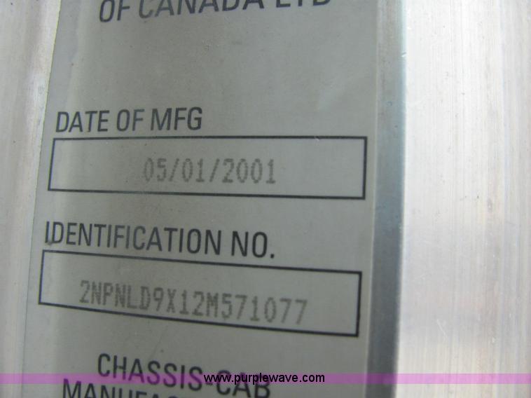 image for item 6178 2002 Peterbilt Conventional 330 tandem axle dump truck