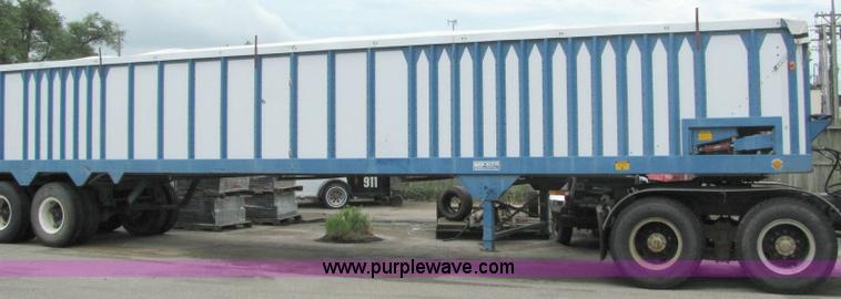 image for item 6179 1988 Bocats 44' live bottom tandem axle trailer