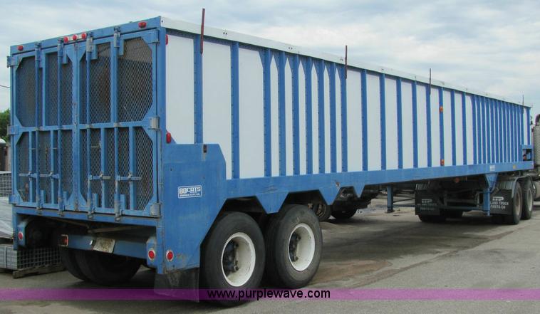 image for item 6179 1988 Bocats 44' live bottom tandem axle trailer