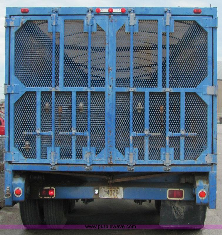 image for item 6179 1988 Bocats 44' live bottom tandem axle trailer