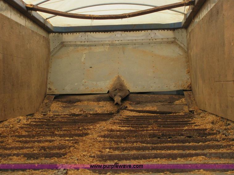 image for item 6179 1988 Bocats 44' live bottom tandem axle trailer