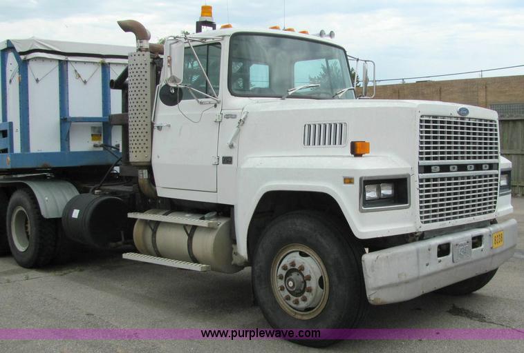 image for item 6180 1988 Ford Conventional LTL9000 semi truck