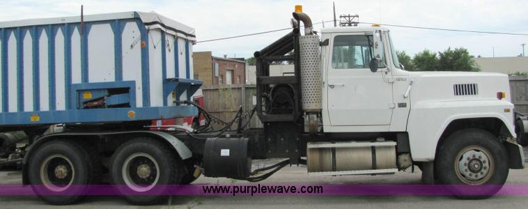 image for item 6180 1988 Ford Conventional LTL9000 semi truck