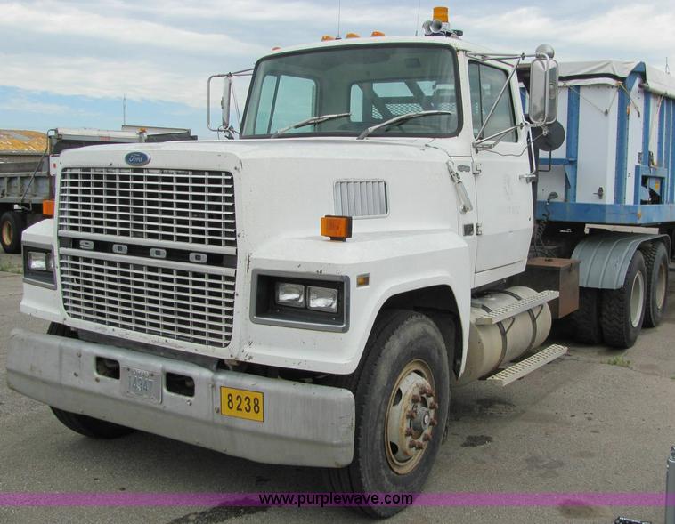 image for item 6180 1988 Ford Conventional LTL9000 semi truck
