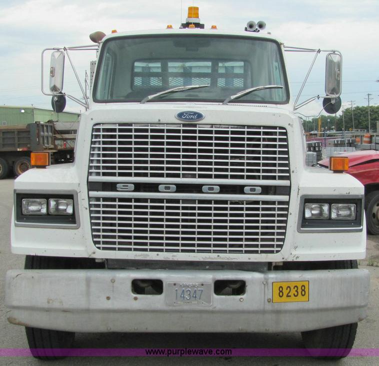 image for item 6180 1988 Ford Conventional LTL9000 semi truck