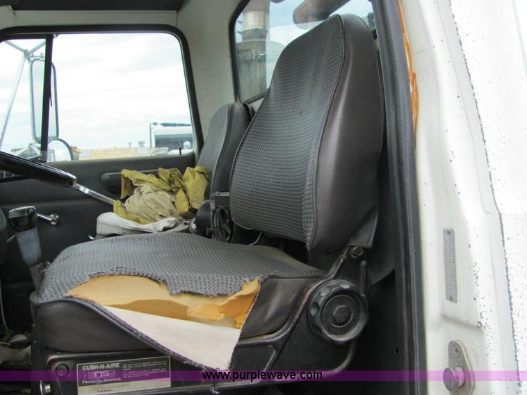 image for item 6180 1988 Ford Conventional LTL9000 semi truck