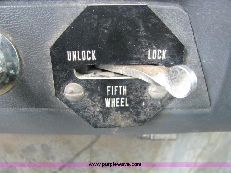 image for item 6180 1988 Ford Conventional LTL9000 semi truck