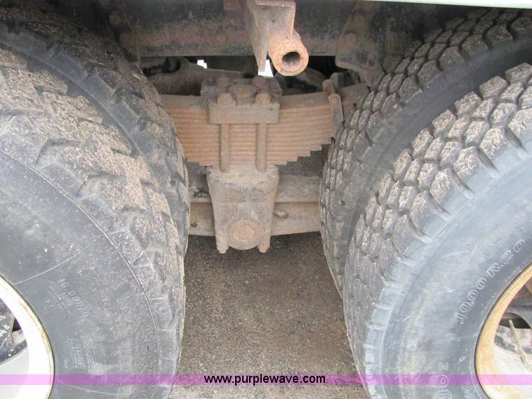 image for item 6180 1988 Ford Conventional LTL9000 semi truck