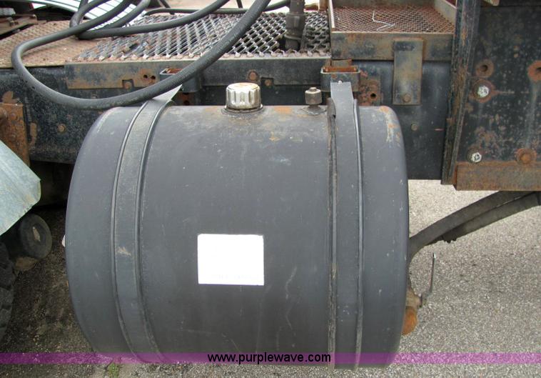 image for item 6180 1988 Ford Conventional LTL9000 semi truck