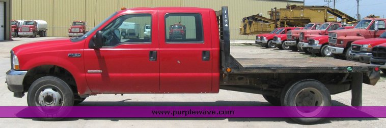 image for item 7259 2003 Ford F-450 Super Duty crew cab dual tire truck