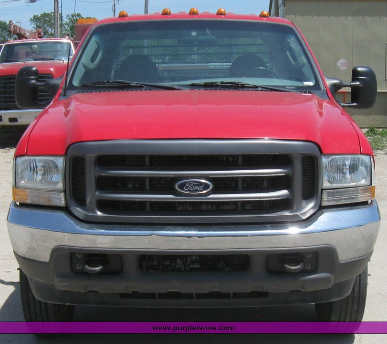 image for item 7259 2003 Ford F-450 Super Duty crew cab dual tire truck