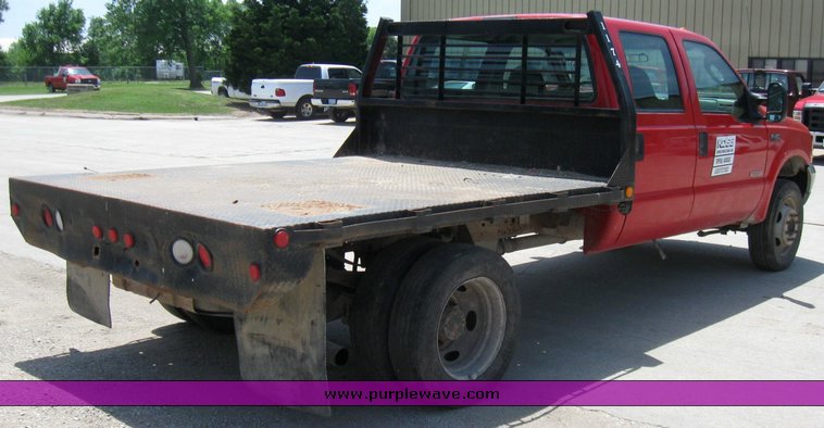 image for item 7259 2003 Ford F-450 Super Duty crew cab dual tire truck