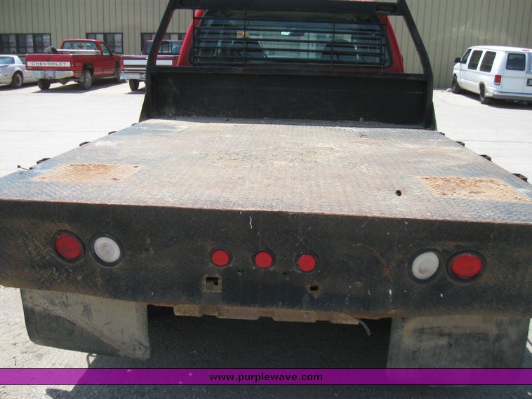 image for item 7259 2003 Ford F-450 Super Duty crew cab dual tire truck