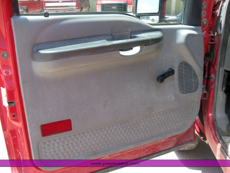 image for item 7259 2003 Ford F-450 Super Duty crew cab dual tire truck