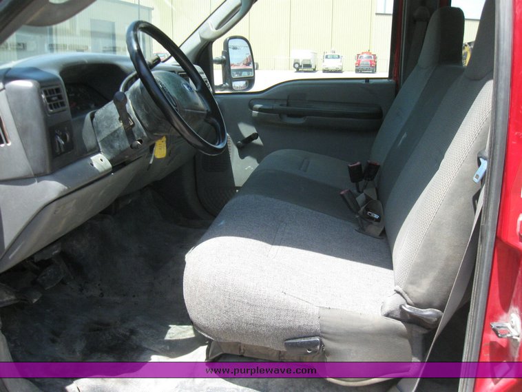 image for item 7259 2003 Ford F-450 Super Duty crew cab dual tire truck