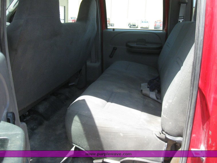 image for item 7259 2003 Ford F-450 Super Duty crew cab dual tire truck