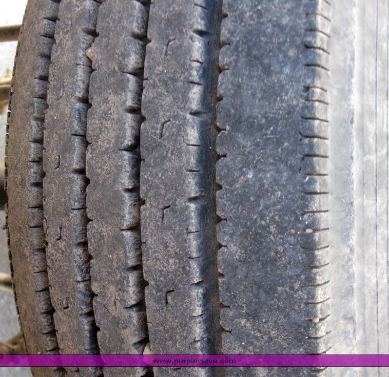 image for item 7259 2003 Ford F-450 Super Duty crew cab dual tire truck