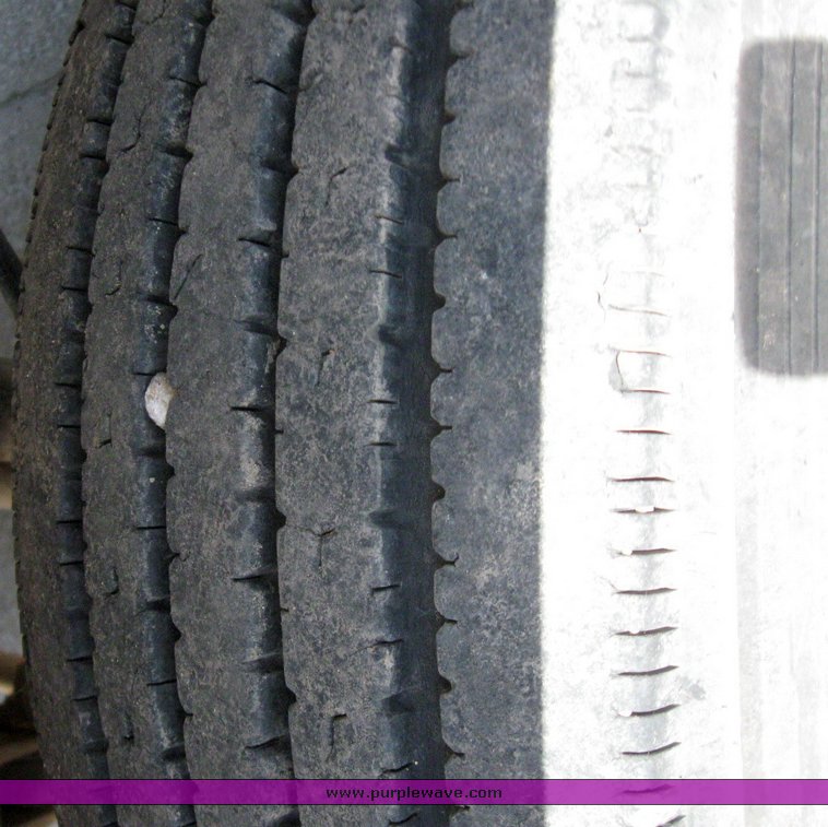 image for item 7259 2003 Ford F-450 Super Duty crew cab dual tire truck