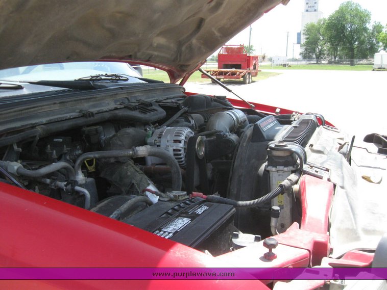 image for item 7259 2003 Ford F-450 Super Duty crew cab dual tire truck