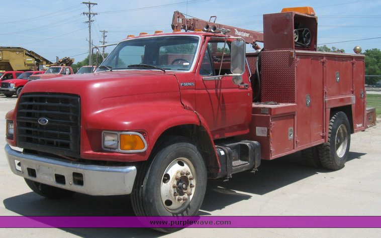 image for item 7260 1998 Ford F800 mechanics truck