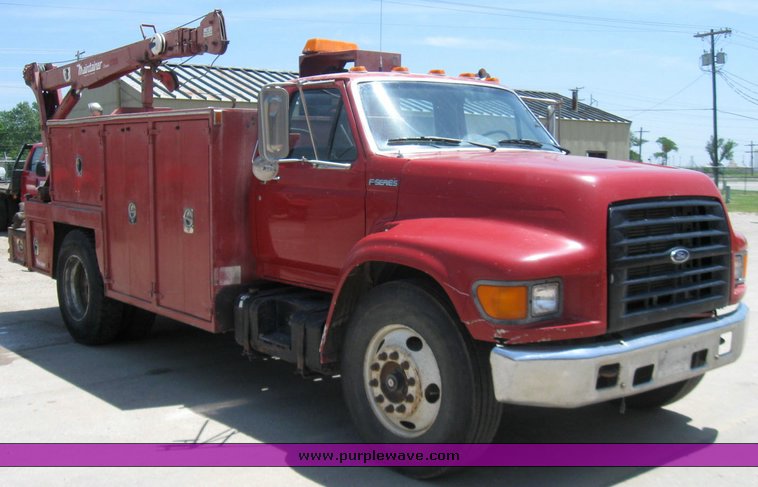 image for item 7260 1998 Ford F800 mechanics truck