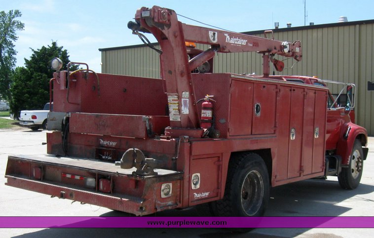 image for item 7260 1998 Ford F800 mechanics truck