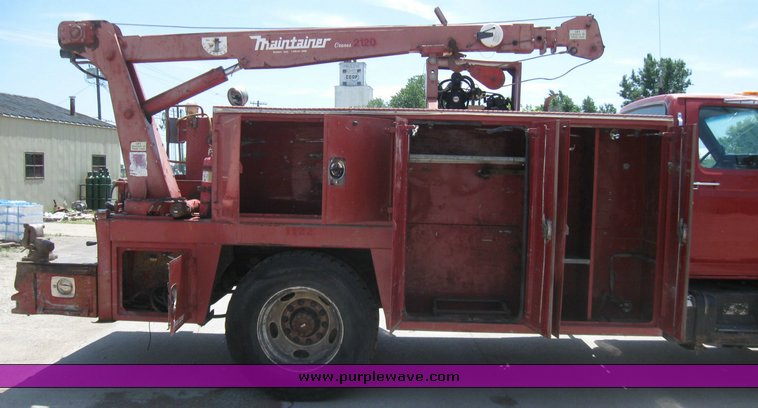 image for item 7260 1998 Ford F800 mechanics truck