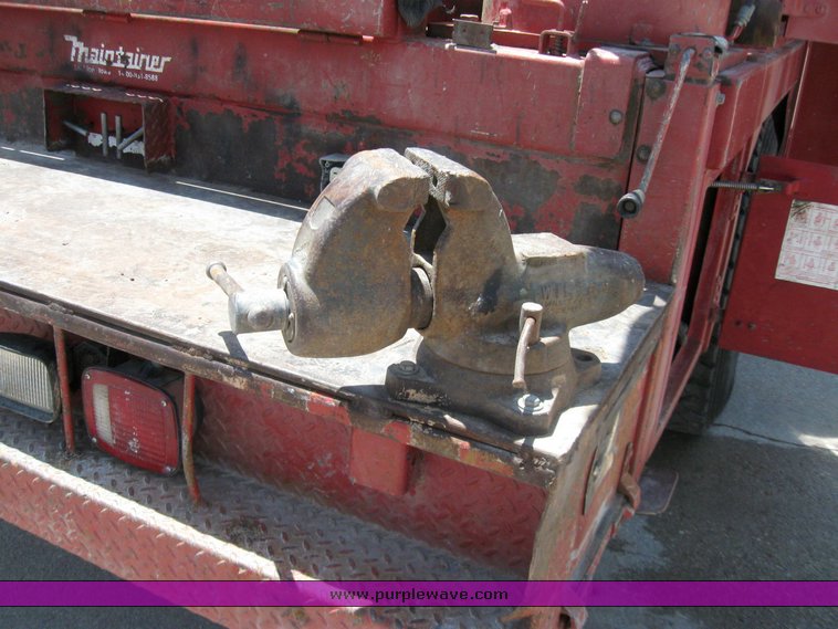 image for item 7260 1998 Ford F800 mechanics truck