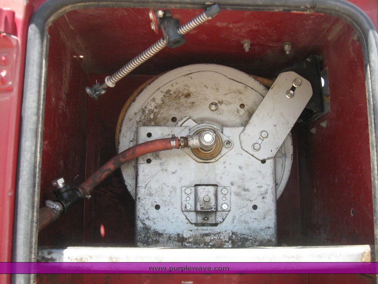 image for item 7260 1998 Ford F800 mechanics truck