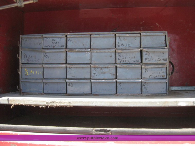 image for item 7260 1998 Ford F800 mechanics truck