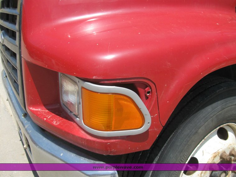 image for item 7260 1998 Ford F800 mechanics truck