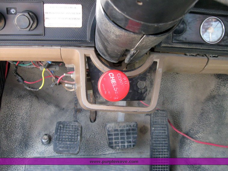 image for item 7260 1998 Ford F800 mechanics truck