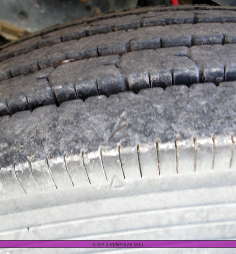 image for item 7260 1998 Ford F800 mechanics truck