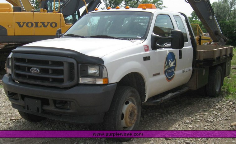 image for item 7389 2004 Ford F450 Super Duty extended cab truck