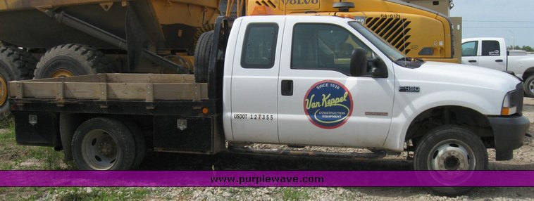 image for item 7389 2004 Ford F450 Super Duty extended cab truck