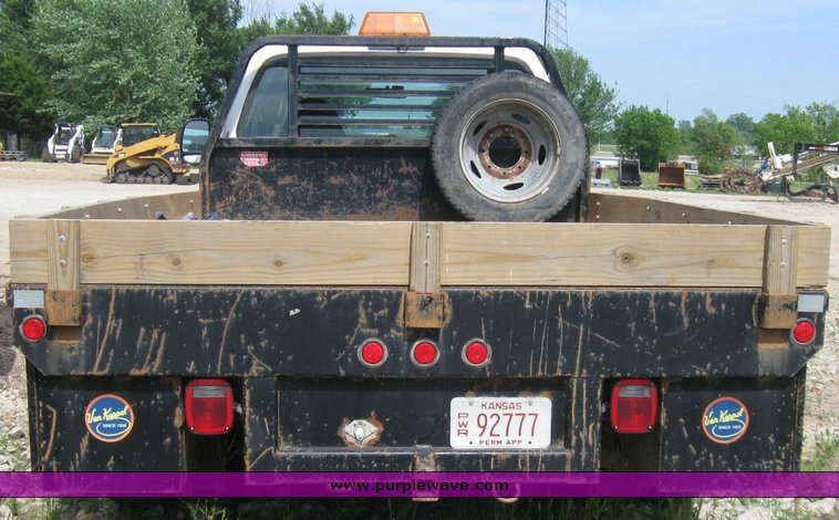 image for item 7389 2004 Ford F450 Super Duty extended cab truck