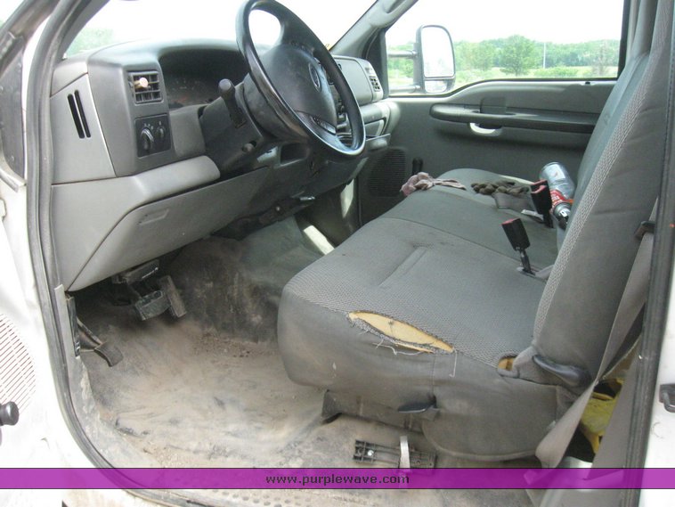 image for item 7389 2004 Ford F450 Super Duty extended cab truck