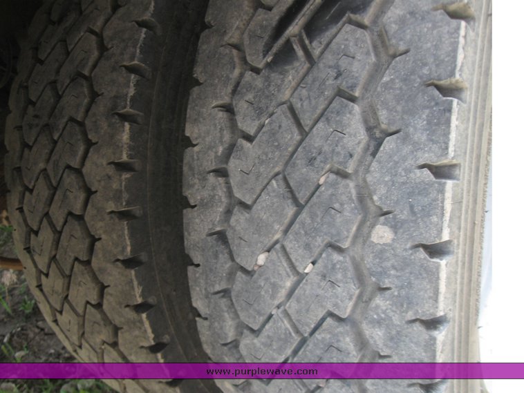 image for item 7389 2004 Ford F450 Super Duty extended cab truck