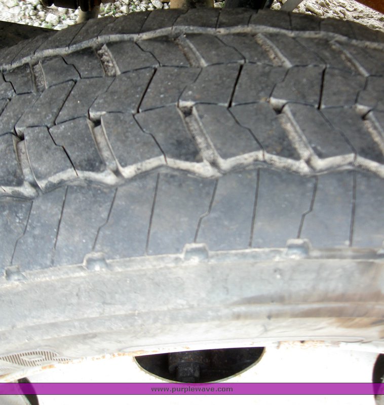 image for item 7389 2004 Ford F450 Super Duty extended cab truck