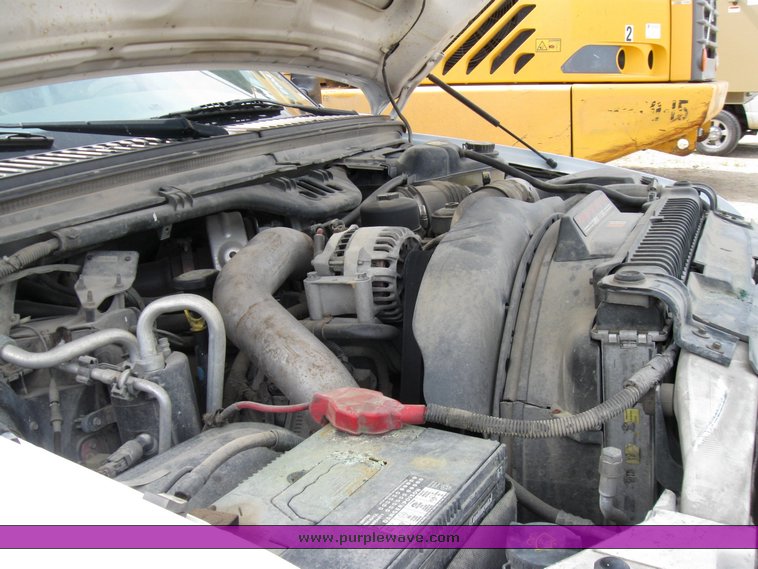 image for item 7389 2004 Ford F450 Super Duty extended cab truck