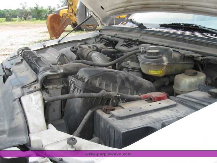 image for item 7389 2004 Ford F450 Super Duty extended cab truck