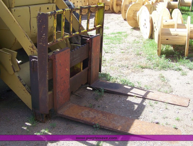 image for item 8501 Allis Chalmers TL14 wheel loader