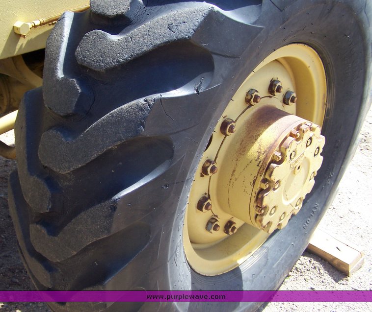 image for item 8501 Allis Chalmers TL14 wheel loader