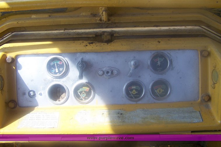 image for item 8700 1967 Caterpillar 955K track loader